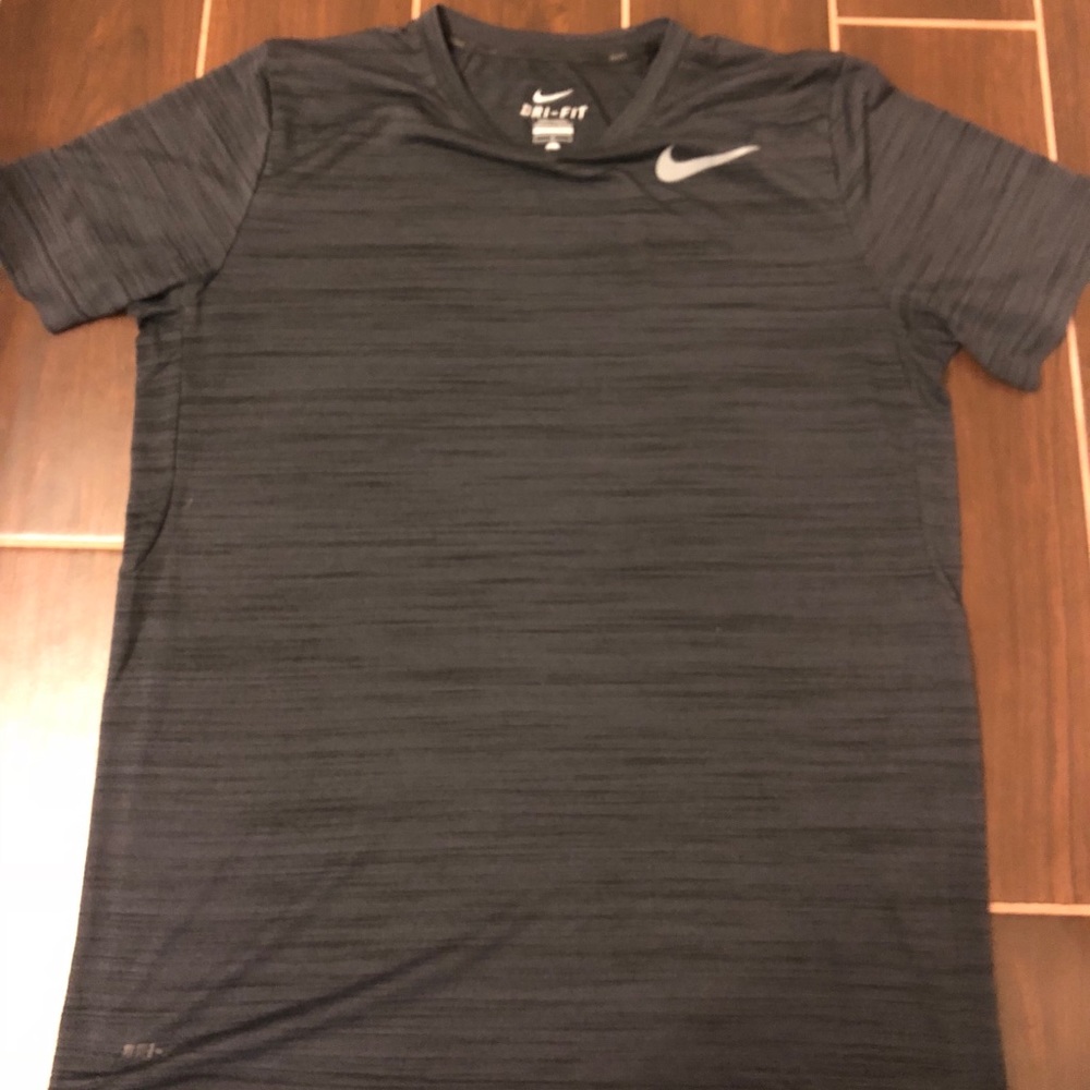 Nike dry fit athletic training shirt